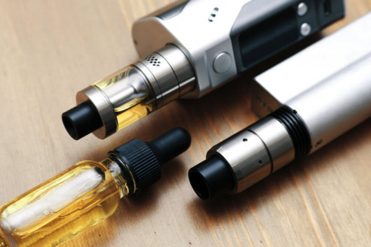 vaping-cbd-liquid-weighing-the-benefits-and-the-risks