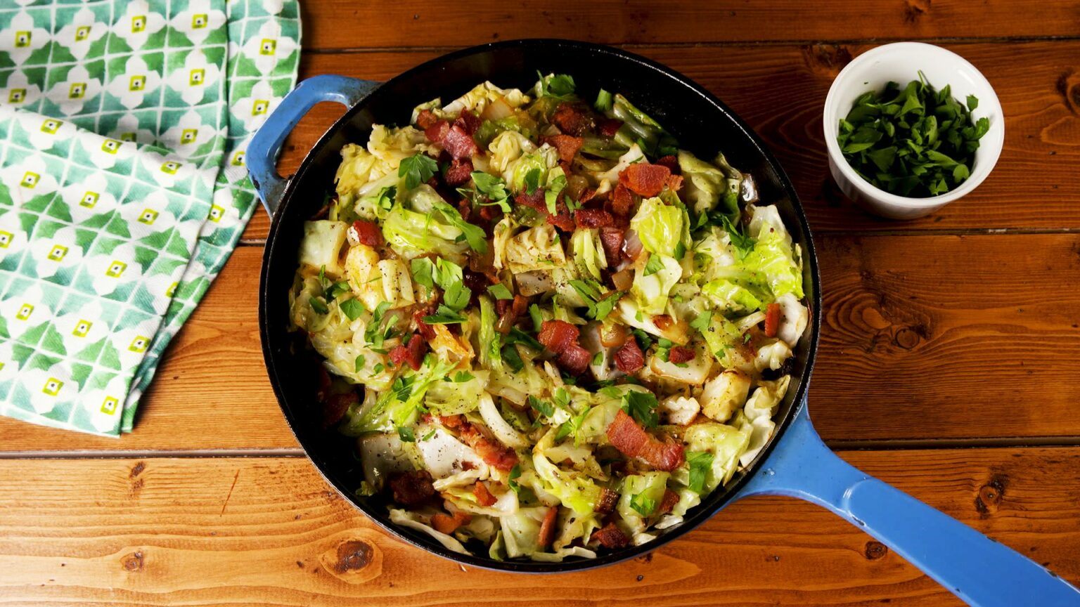 Keto Fried Cabbage with Bacon an Incredible Lowcarbs Recipe Bee Healthy