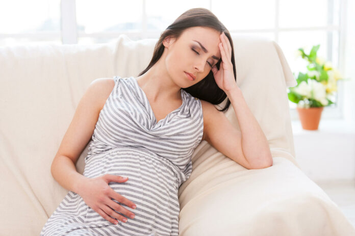 When does morning sickness start in pregnancy